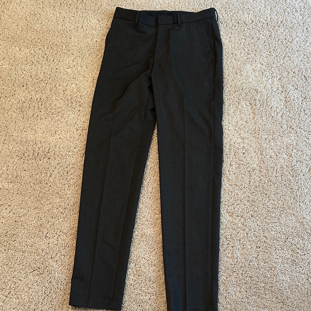 Haggar Men's charcoal  Dress Pants slim fit size 30 x 34 excellent condition